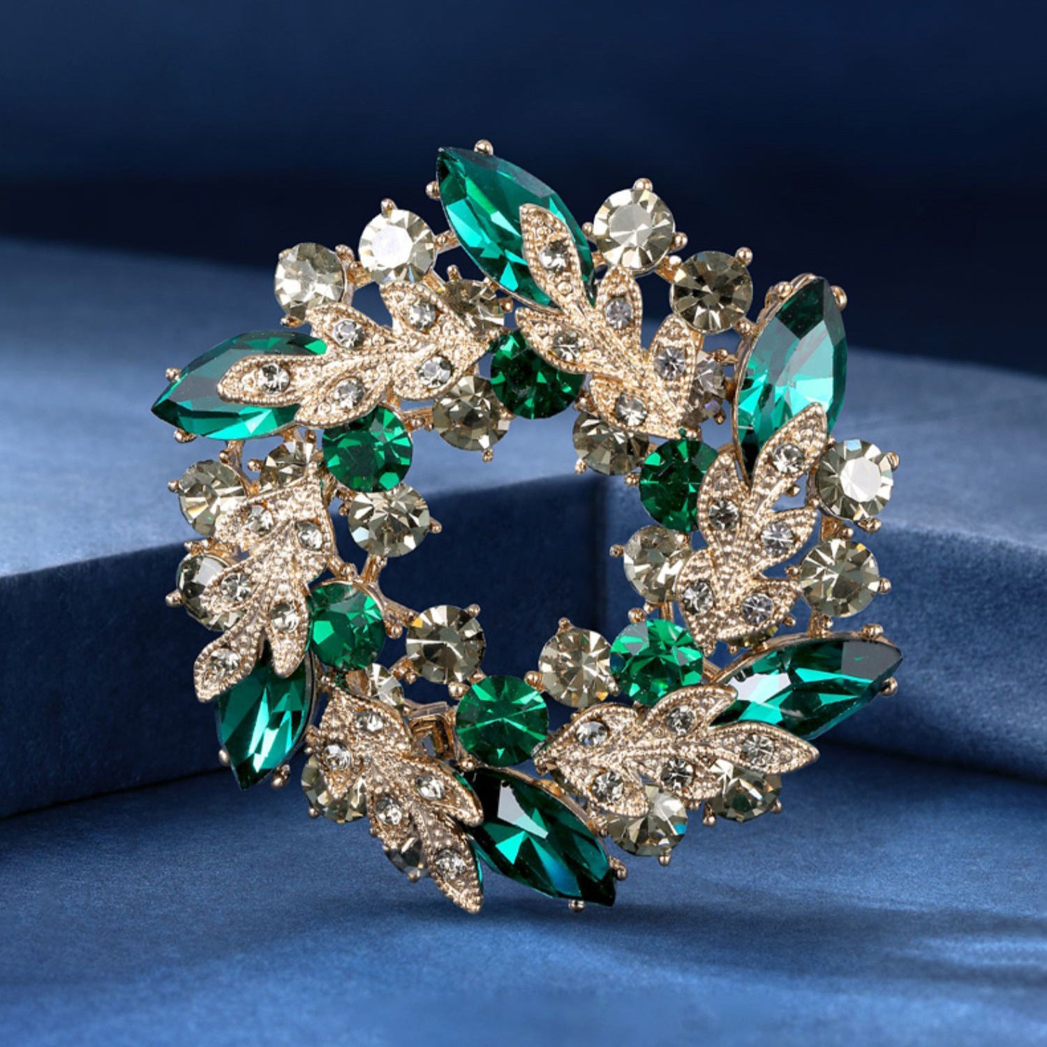 Bauhinia Flower Brooch High-grade Female Emerald Flower Crystal Corsage Classic Luxury Large Pin Exquisite Suit Accessories