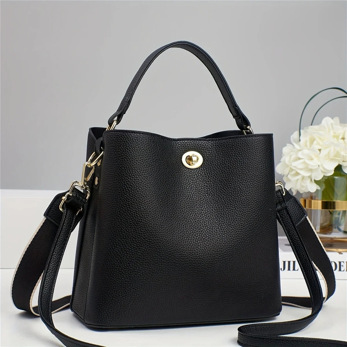 New Women's Handbag Bucket Bag High-end Female Bag Lightweight Crossbody Single Shoulder Bag Twist Lock Small Bucket Bag