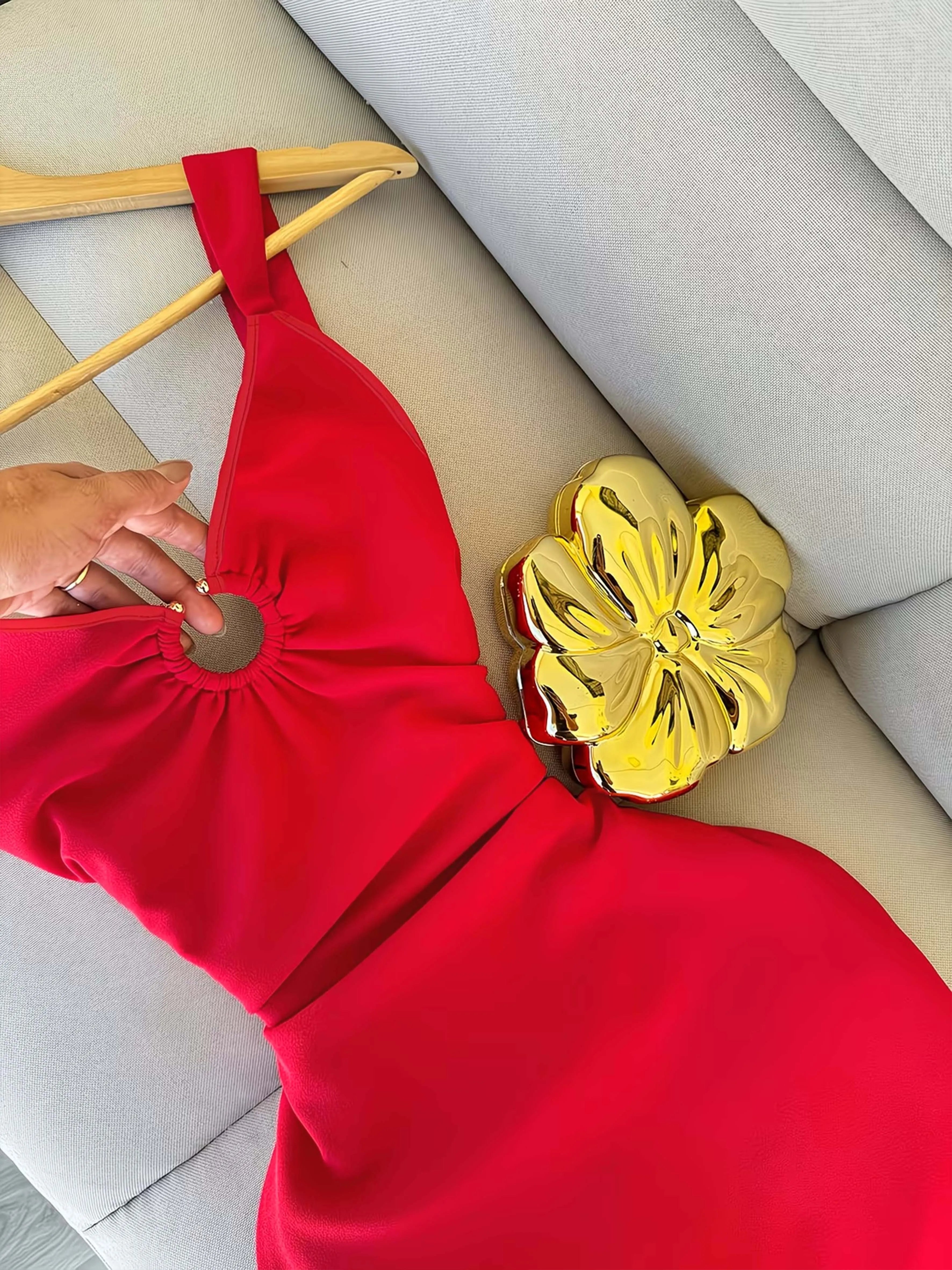 Four-Season Women's Solid Color Dress with Metal Ring Decorations, Sleeveless Waist-Cinched Slit Maxi Dress, Elegant Party Style