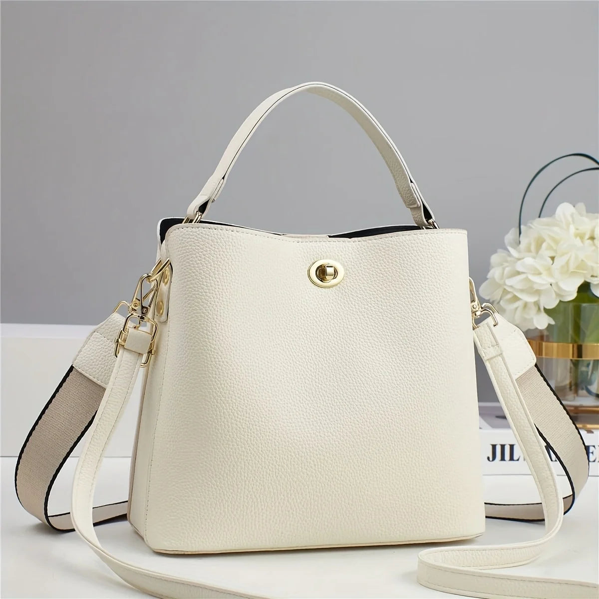 New Women's Handbag Bucket Bag High-end Female Bag Lightweight Crossbody Single Shoulder Bag Twist Lock Small Bucket Bag