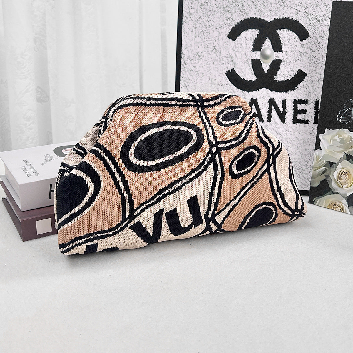 527513076-48